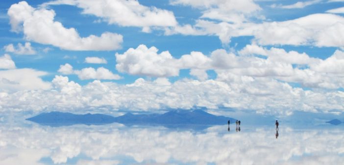 天空の鏡 ウユニ塩湖 が美しい 旅時間