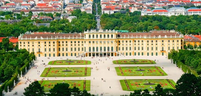 女帝マリア テレジアが愛した宮殿 オーストリアの世界遺産 シェーンブルン宮殿 旅時間