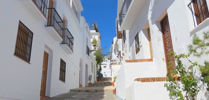 スペイン一美しい街 フリヒリアナ の白い街並み 旅時間