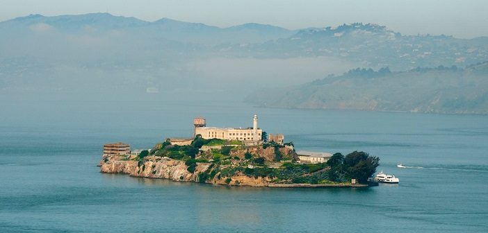 脱出不可能な監獄島 サンフランシスコ湾に浮かぶ アルカトラズ島 旅時間