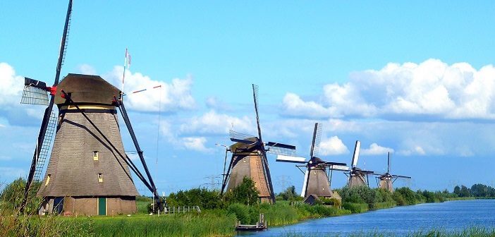 絵になるステキな風景 オランダの世界遺産 キンデルダイクの風車 旅時間